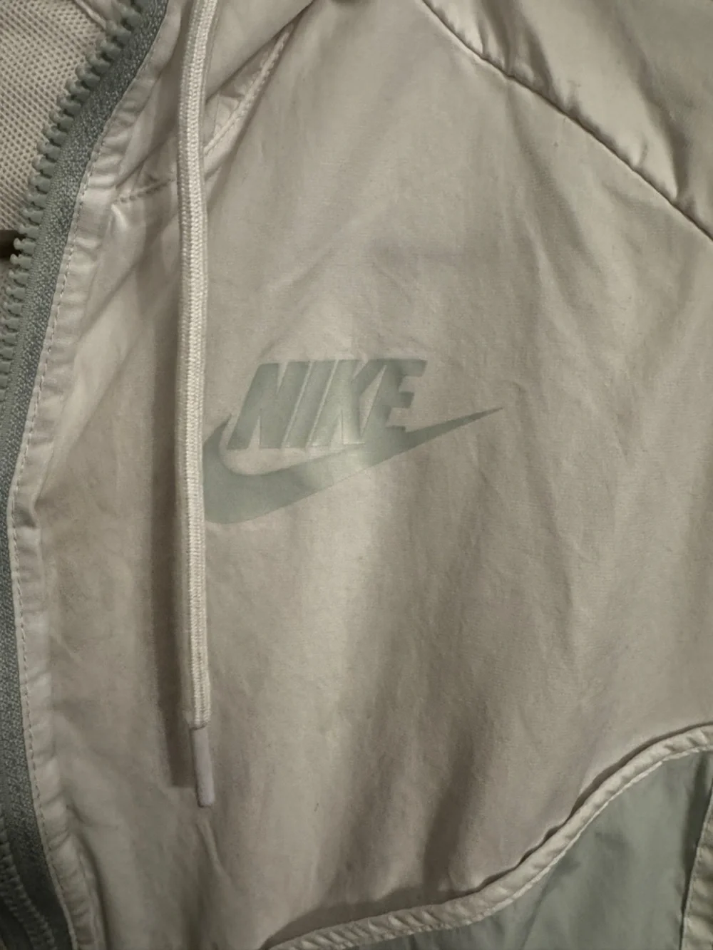 Nike White and Mint Colorblock Hooded Windbreaker